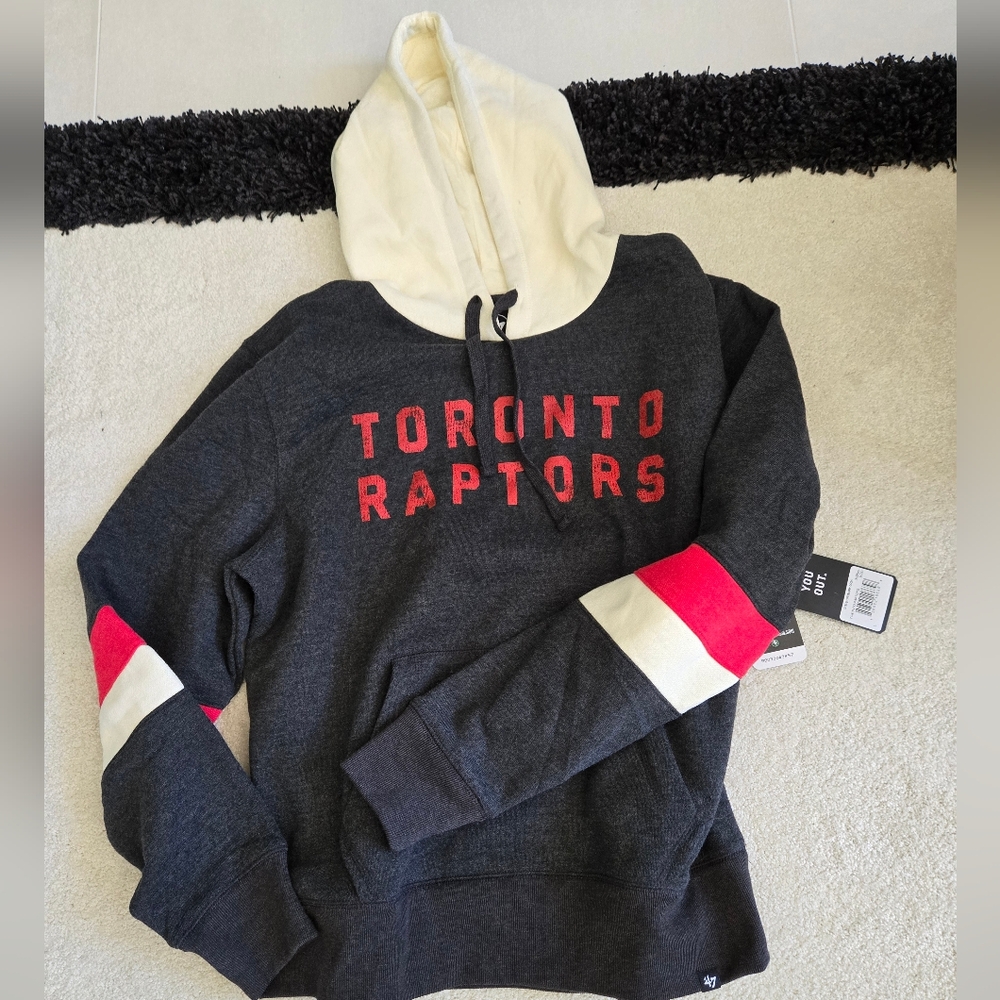 Toronto Raptors Hoodie NWT Large